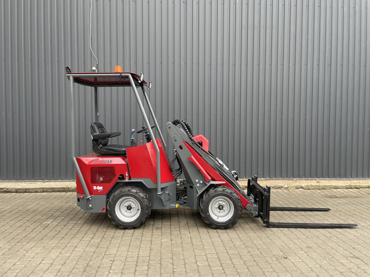 TICAB Multifunctional Mini Loader, Compact Wheel Loader, Manufacturer! - Xe nâng diesel: hình 5 TICAB Multifunctional Mini Loader, Compact Wheel Loader, Manufacturer! - Xe nâng diesel: hình 5