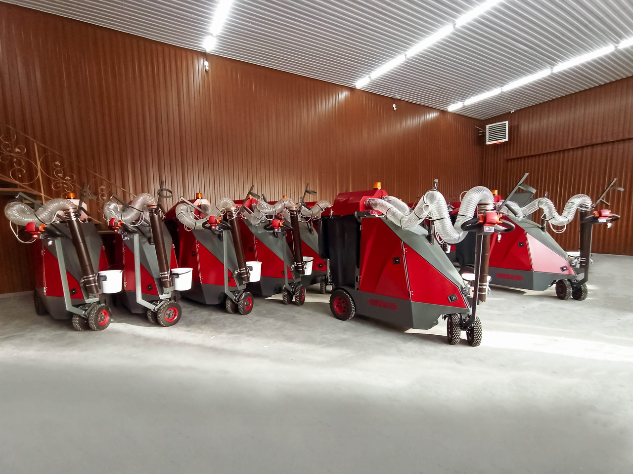 ТІСАВ Street Vacuum Cleaner, Outdoor Vacuum Sweeper, Manufacturer, City Ant - Máy hút bụi công nghiệp: hình 2 ТІСАВ Street Vacuum Cleaner, Outdoor Vacuum Sweeper, Manufacturer, City Ant - Máy hút bụi công nghiệp: hình 2