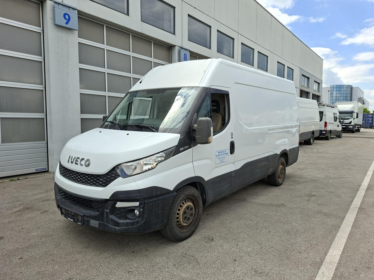 IVECO Daily 35S13V - Xe van chở khách: hình 1 IVECO Daily 35S13V - Xe van chở khách: hình 1