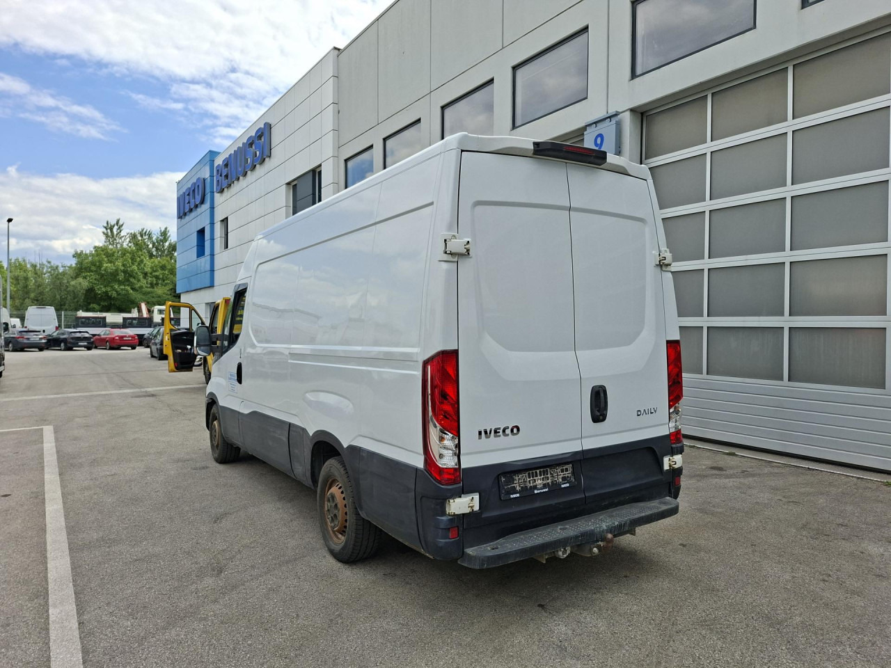 IVECO Daily 35S13V - Xe van chở khách: hình 3 IVECO Daily 35S13V - Xe van chở khách: hình 3