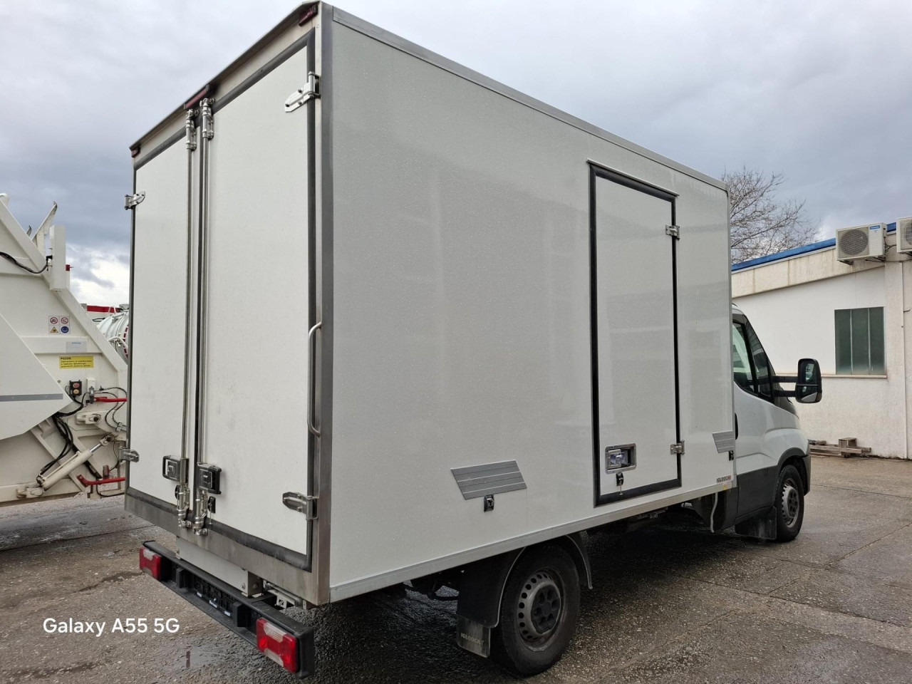 IVECO Daily 35S14 - Xe van đông lạnh: hình 4 IVECO Daily 35S14 - Xe van đông lạnh: hình 4