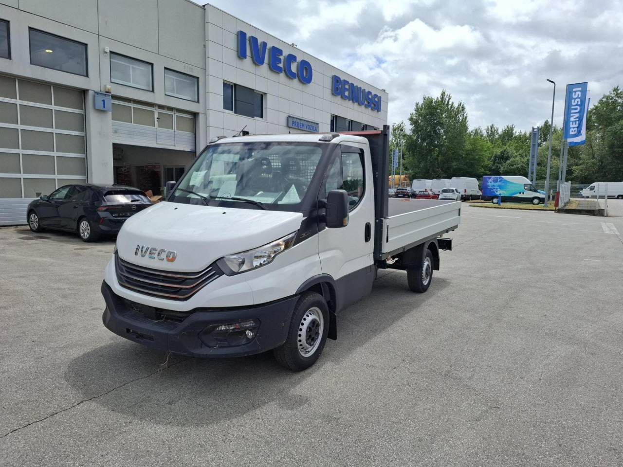 IVECO Daily 35S16 - Xe van chở hàng: hình 1 IVECO Daily 35S16 - Xe van chở hàng: hình 1