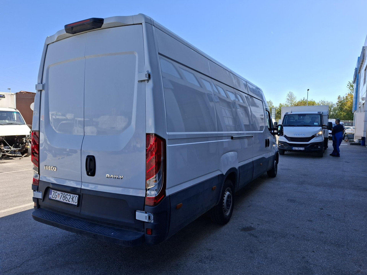 IVECO Daily 35S16V - Xe van chở khách: hình 4 IVECO Daily 35S16V - Xe van chở khách: hình 4