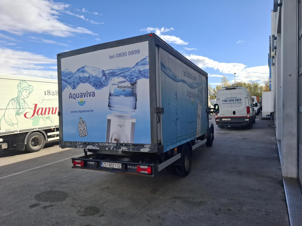 IVECO Daily 70C15 - Xe van thùng mui bạt: hình 4 IVECO Daily 70C15 - Xe van thùng mui bạt: hình 4