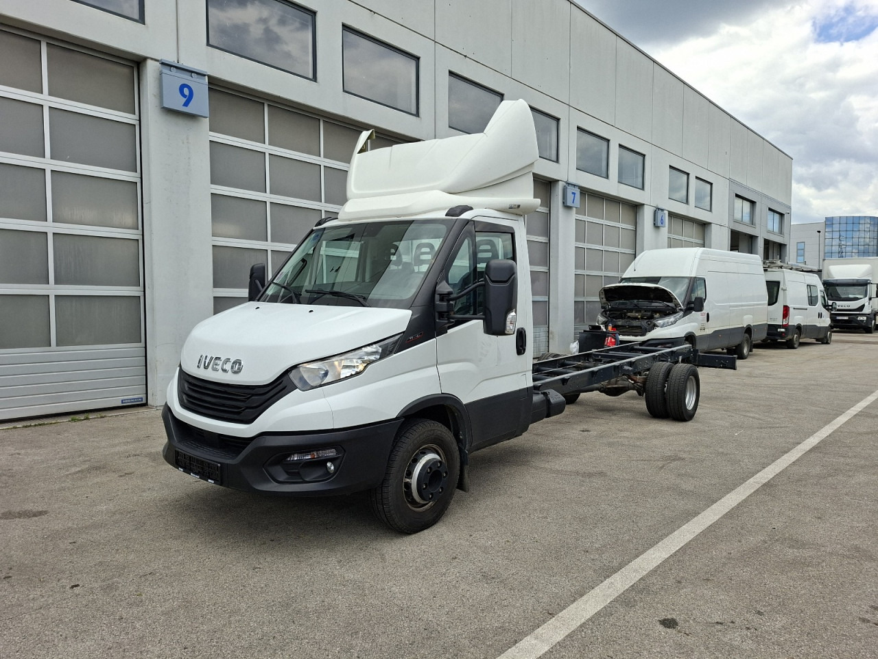 IVECO Daily 70C18H - Xe tải khung gầm: hình 1 IVECO Daily 70C18H - Xe tải khung gầm: hình 1