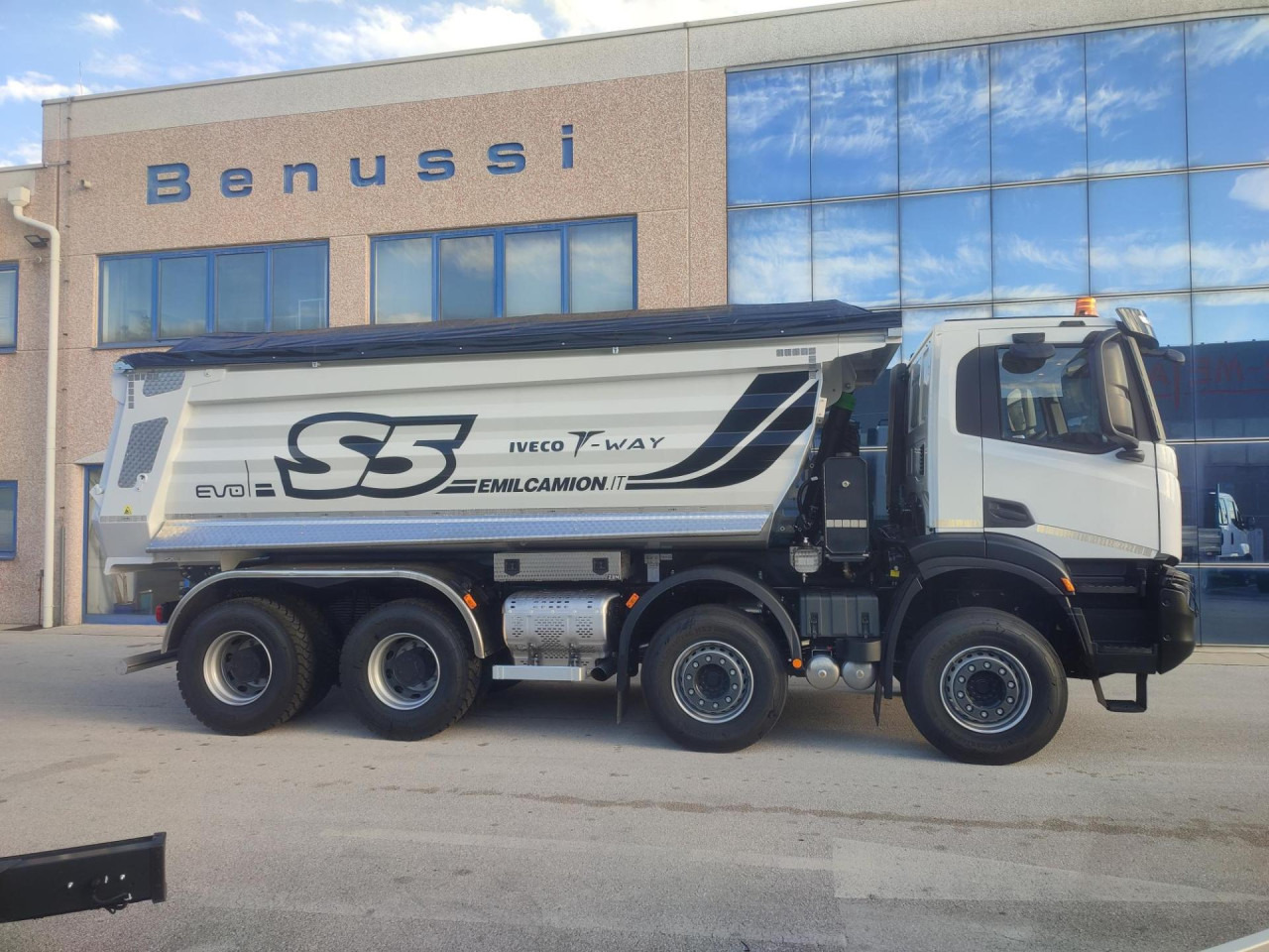 IVECO T-Way AD410T50 - Xe ben: hình 5 IVECO T-Way AD410T50 - Xe ben: hình 5