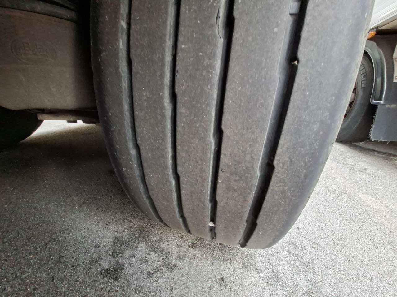 KRONE Profi Liner - Sơ mi rơ moóc mui bạt: hình 3 KRONE Profi Liner - Sơ mi rơ moóc mui bạt: hình 3