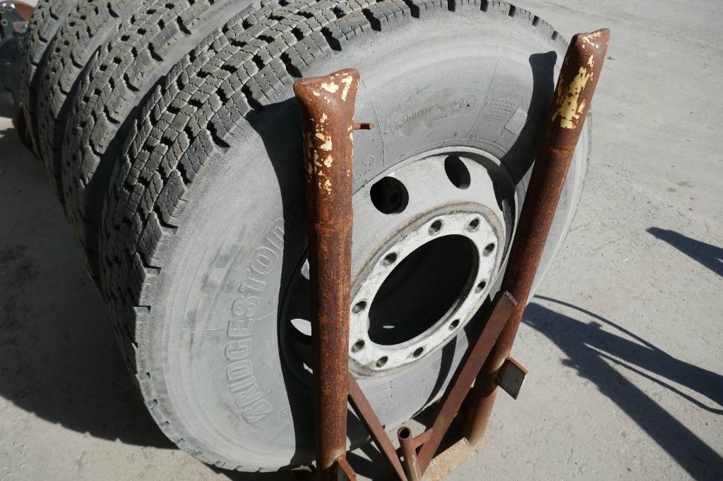 Bridgestone 315/80 R22,5 - Lốp cho Xe tải: hình 3 Bridgestone 315/80 R22,5 - Lốp cho Xe tải: hình 3