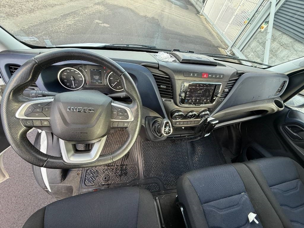 Iveco Daily 35 - NP Hi - Matic  - Xe van chở hàng: hình 5 Iveco Daily 35 - NP Hi - Matic  - Xe van chở hàng: hình 5