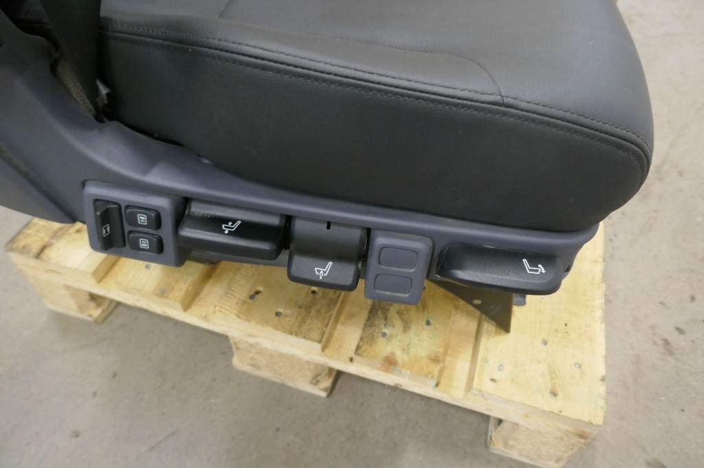 Scania V8 passagerarstol - Cabin cho Xe tải: hình 3 Scania V8 passagerarstol - Cabin cho Xe tải: hình 3