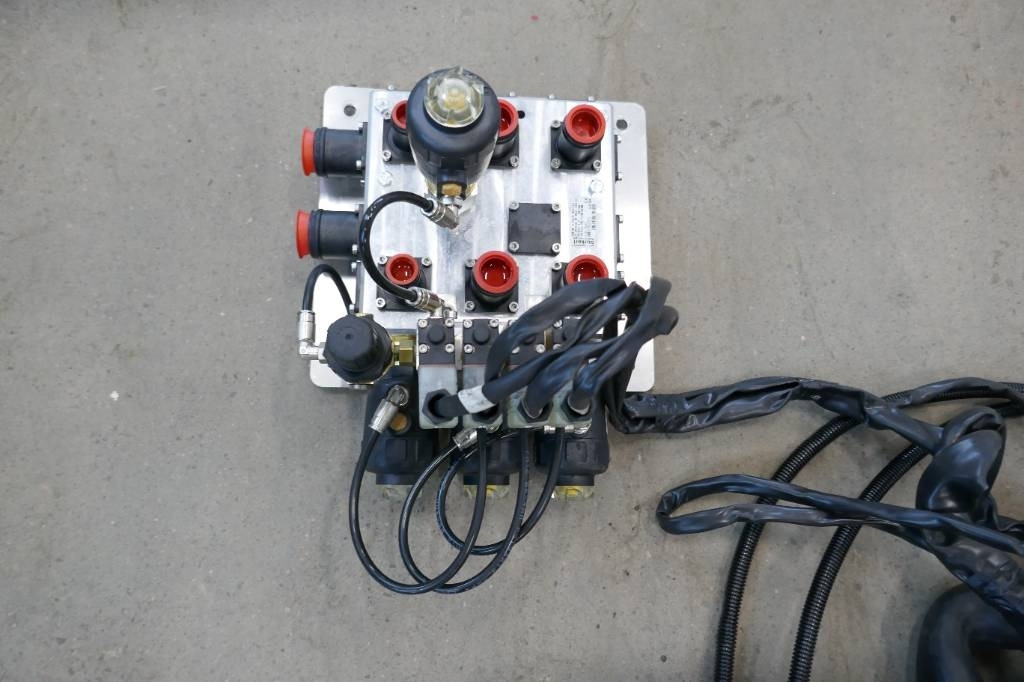 Volvo 8900 - Cabin cho Xe tải: hình 3 Volvo 8900 - Cabin cho Xe tải: hình 3