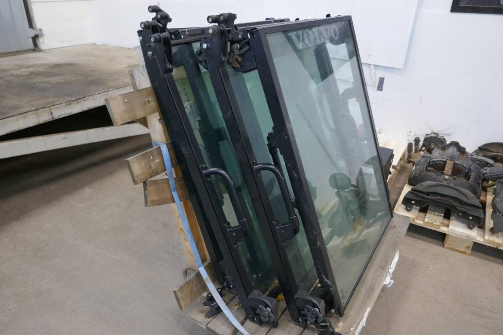 Volvo Framruta Hjullastare  - Cabin cho Máy móc xây dựng: hình 1 Volvo Framruta Hjullastare  - Cabin cho Máy móc xây dựng: hình 1