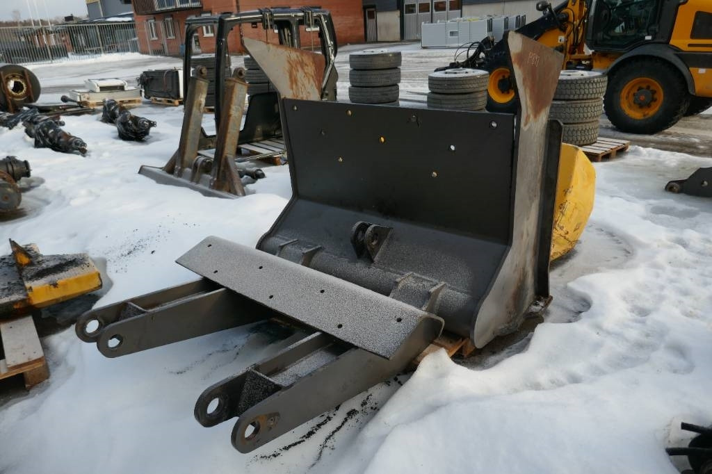 Volvo L180 HL Timmerfösare, voe11180794 - Boom cho Máy móc xây dựng: hình 1 Volvo L180 HL Timmerfösare, voe11180794 - Boom cho Máy móc xây dựng: hình 1