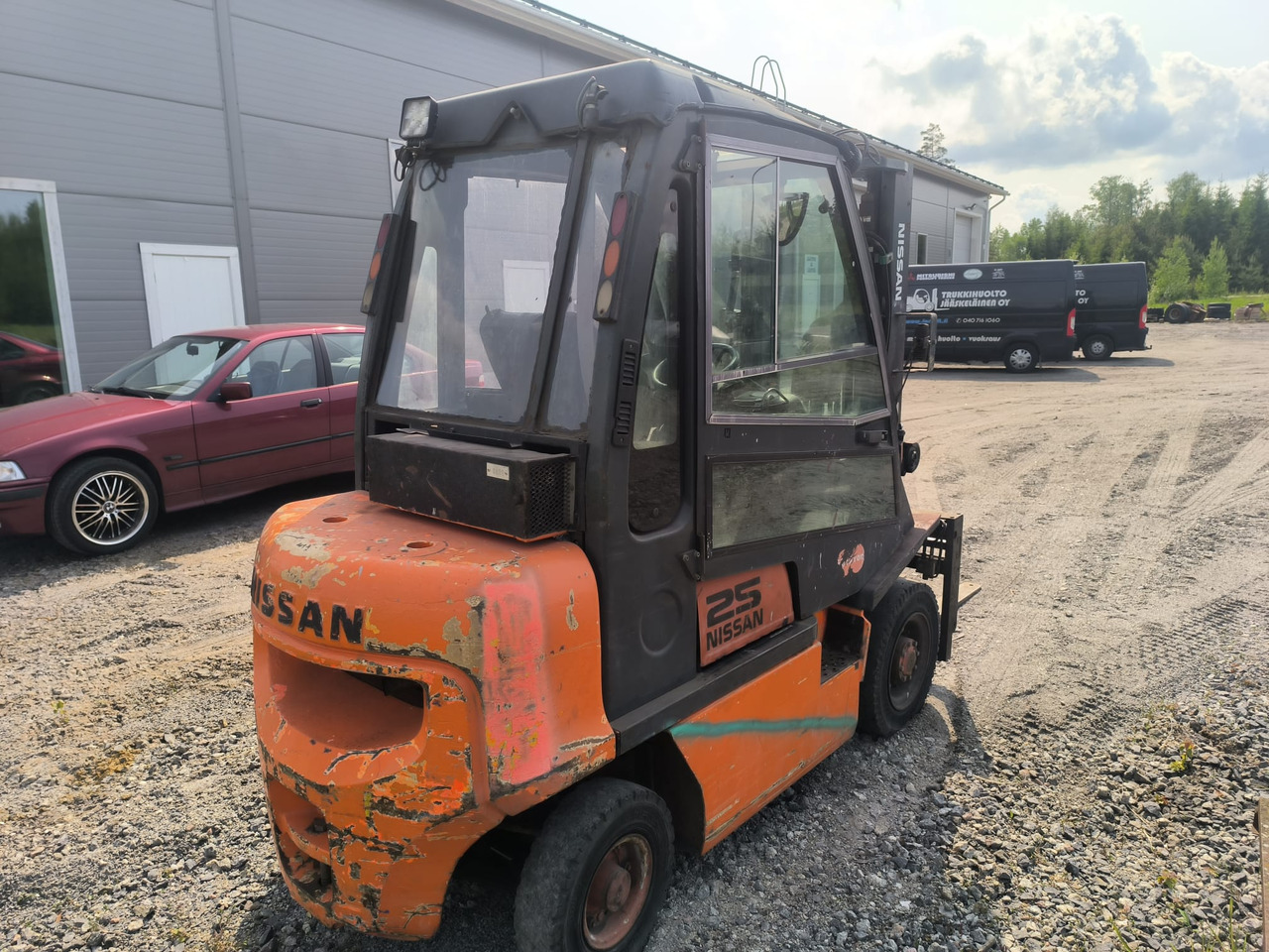 NISSAN FD25 - Xe nâng diesel: hình 3 NISSAN FD25 - Xe nâng diesel: hình 3