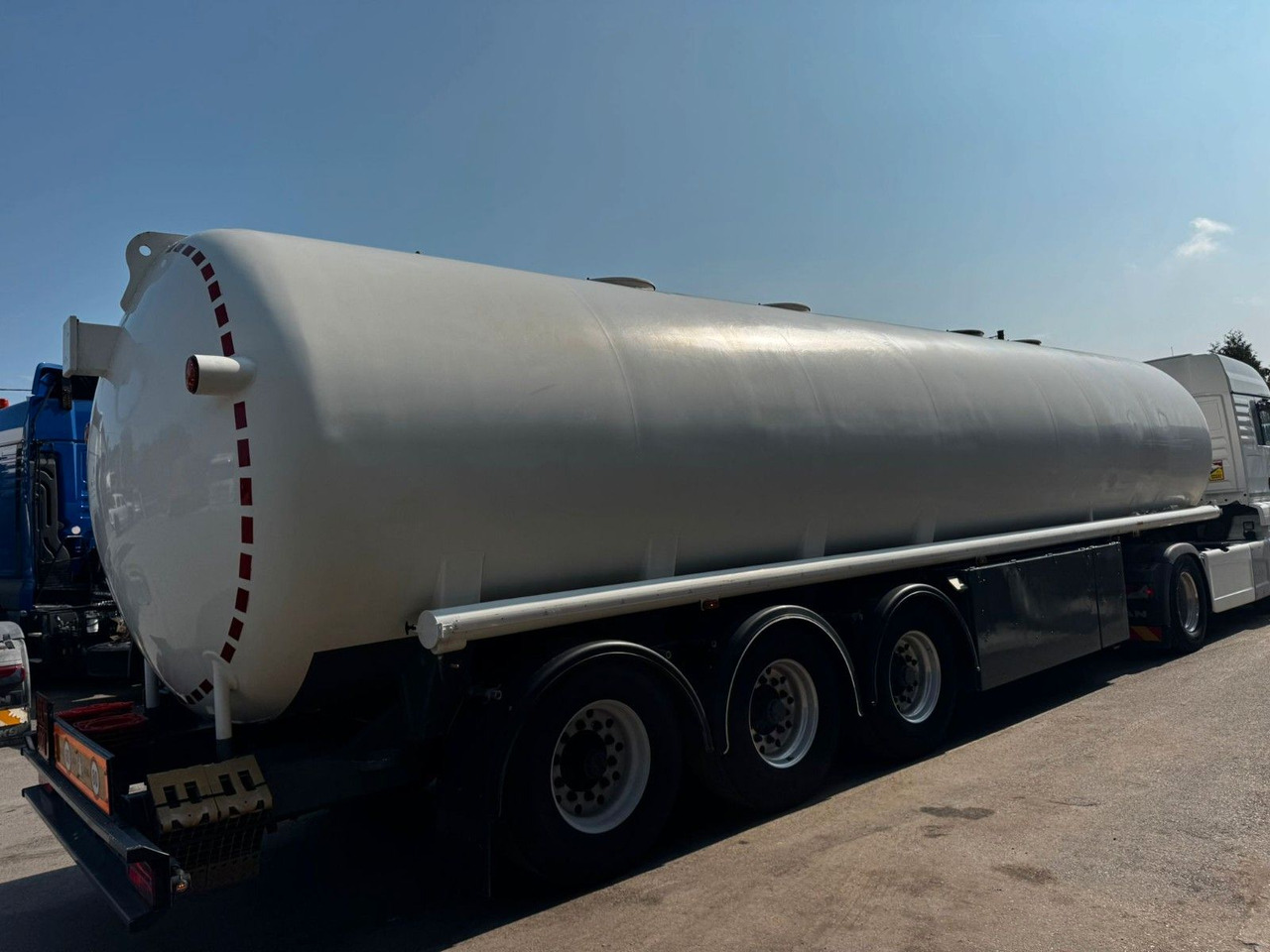 Schrader Treibstoff Diesel/Benzin, 4 Kammern, Sening - Sơ mi rơ moóc bồn: hình 3 Schrader Treibstoff Diesel/Benzin, 4 Kammern, Sening - Sơ mi rơ moóc bồn: hình 3