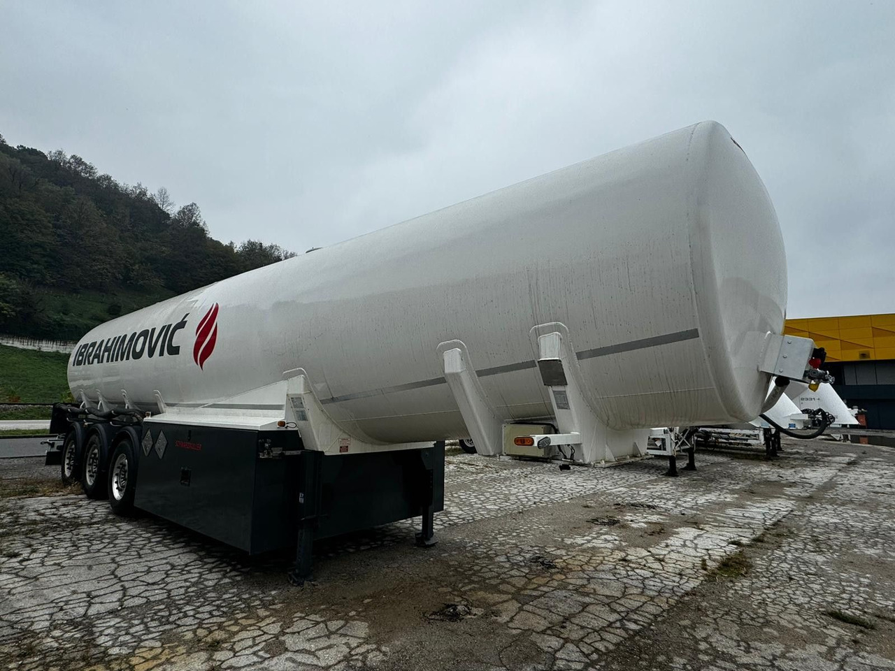 Schwarzmüller 5 Kammern, ADR, Treibstoff Fuel - Sơ mi rơ moóc bồn: hình 1 Schwarzmüller 5 Kammern, ADR, Treibstoff Fuel - Sơ mi rơ moóc bồn: hình 1