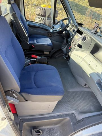 Iveco 50C18 Daily 4x2, E4, ONLY 79600km - Xe đầu kéo: hình 5 Iveco 50C18 Daily 4x2, E4, ONLY 79600km - Xe đầu kéo: hình 5