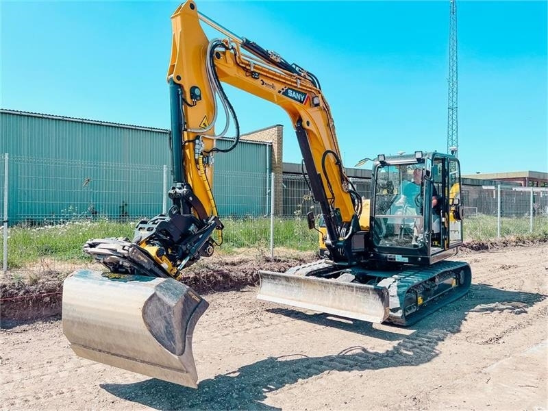 Sany SY80U - Máy xúc bánh xích: hình 1 Sany SY80U - Máy xúc bánh xích: hình 1