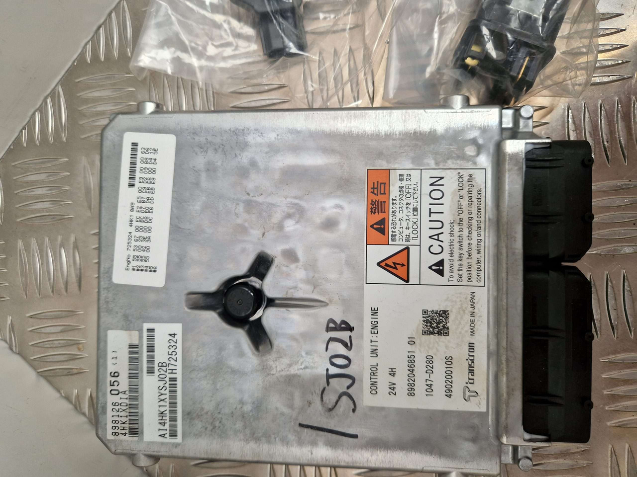 ISUZU ECU 4HK1 XYSJ02B 24V H725324 - Động cơ và các bộ phận cho Máy móc xây dựng: hình 3 ISUZU ECU 4HK1 XYSJ02B 24V H725324 - Động cơ và các bộ phận cho Máy móc xây dựng: hình 3