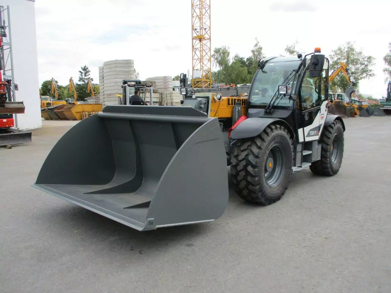 2024 Liebherr T 32-7s - Xe nhấc hình viễn vọng kính: hình 1 2024 Liebherr T 32-7s - Xe nhấc hình viễn vọng kính: hình 1
