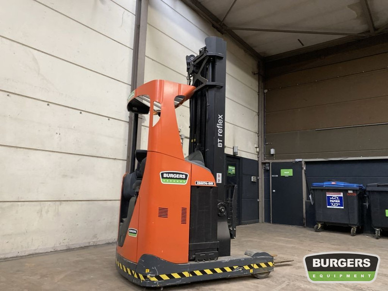 BT RRE140 - Xe tải tiếp cận: hình 2 BT RRE140 - Xe tải tiếp cận: hình 2