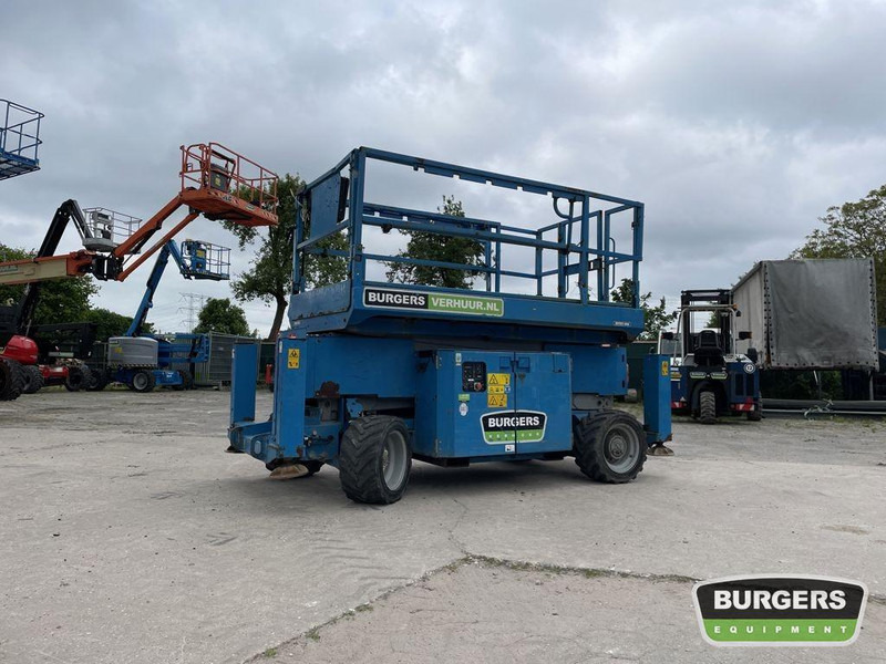 Genie GS-3369 RT - Máy nâng người hình kéo: hình 4 Genie GS-3369 RT - Máy nâng người hình kéo: hình 4