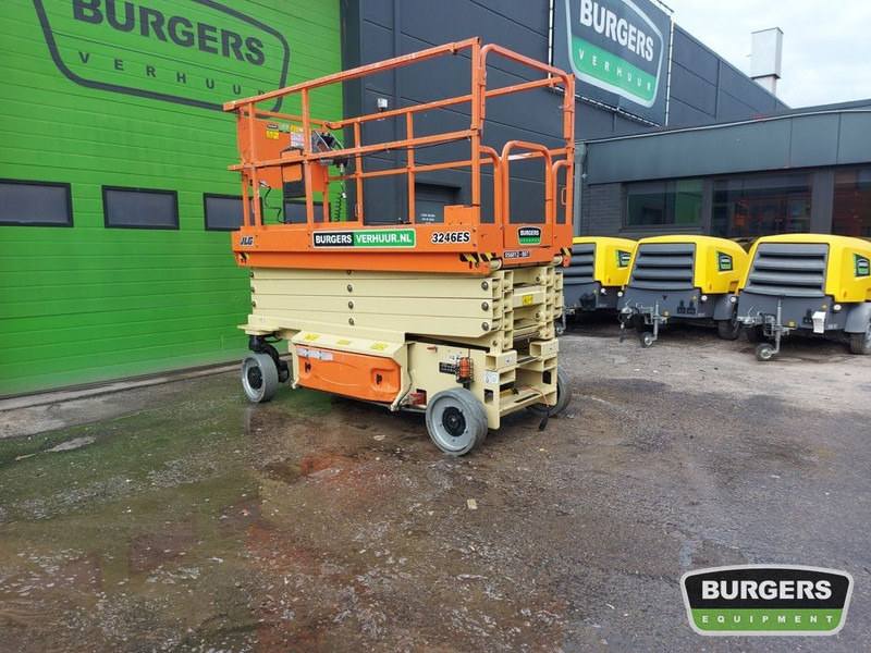 JLG 3246ES - Máy nâng người hình kéo: hình 2 JLG 3246ES - Máy nâng người hình kéo: hình 2