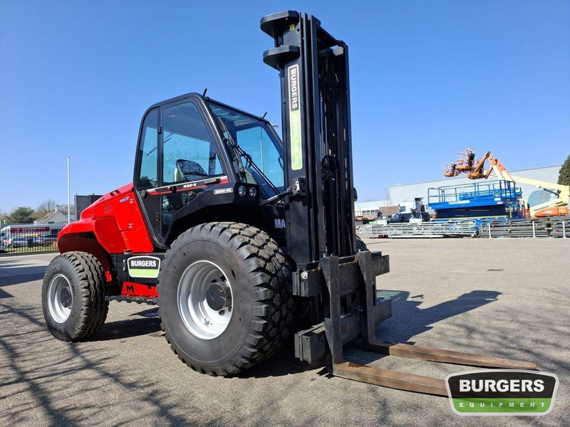 Manitou M50-4 - Xe nâng địa hình gồ ghề: hình 2 Manitou M50-4 - Xe nâng địa hình gồ ghề: hình 2