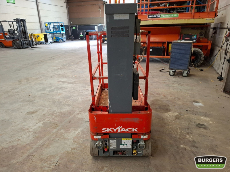 Skyjack SJ16 - Nền bục trên không: hình 4 Skyjack SJ16 - Nền bục trên không: hình 4