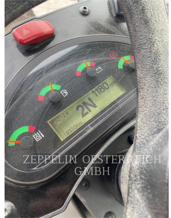 CAT 908M - Máy xúc lật bánh lốp: hình 5 CAT 908M - Máy xúc lật bánh lốp: hình 5