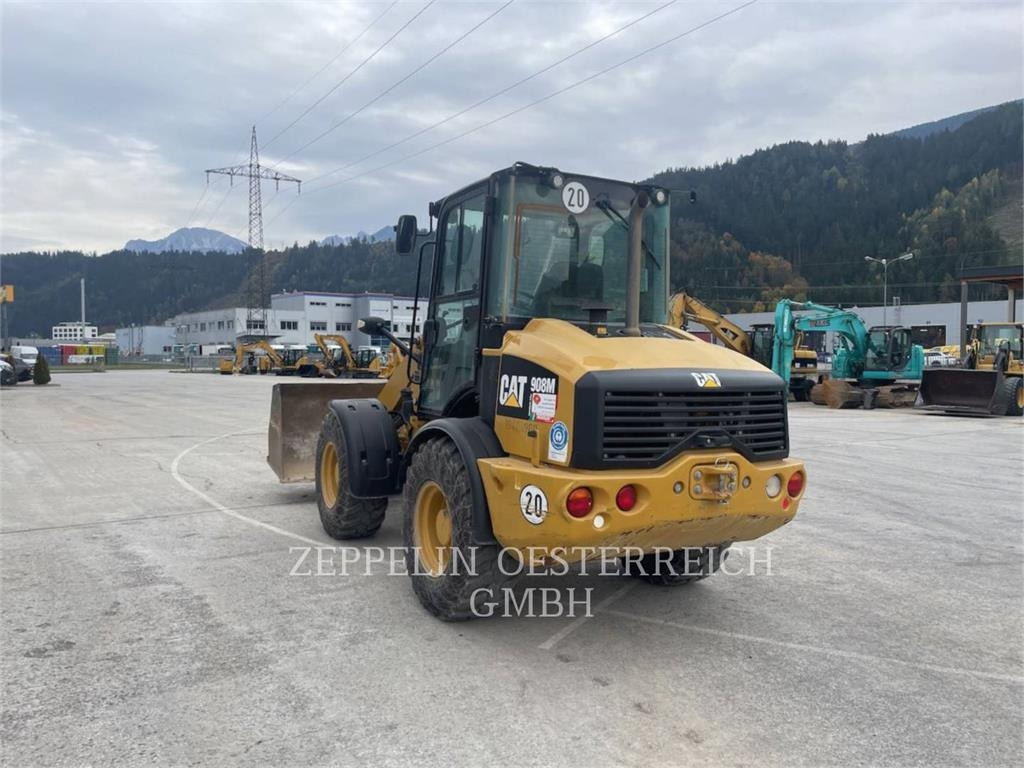 CAT 908M - Máy xúc lật bánh lốp: hình 4 CAT 908M - Máy xúc lật bánh lốp: hình 4