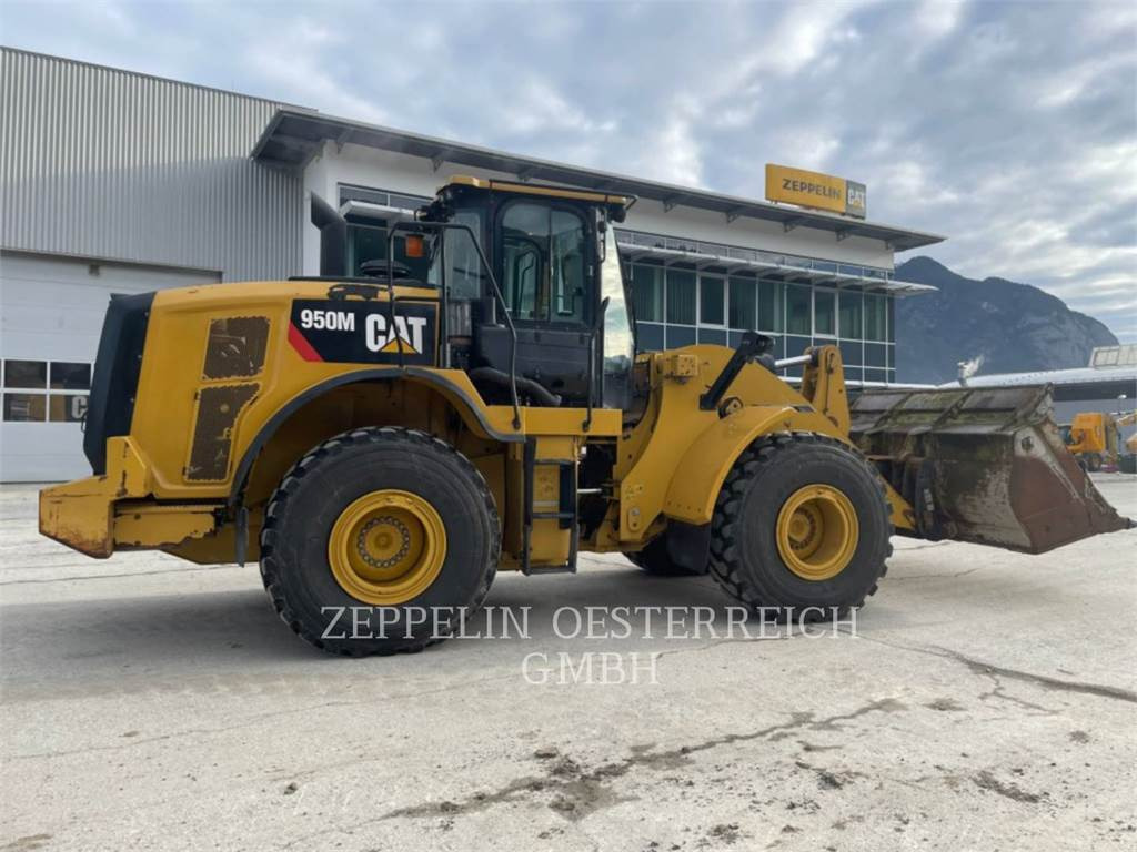 CAT 950M - Máy xúc lật bánh lốp: hình 4 CAT 950M - Máy xúc lật bánh lốp: hình 4