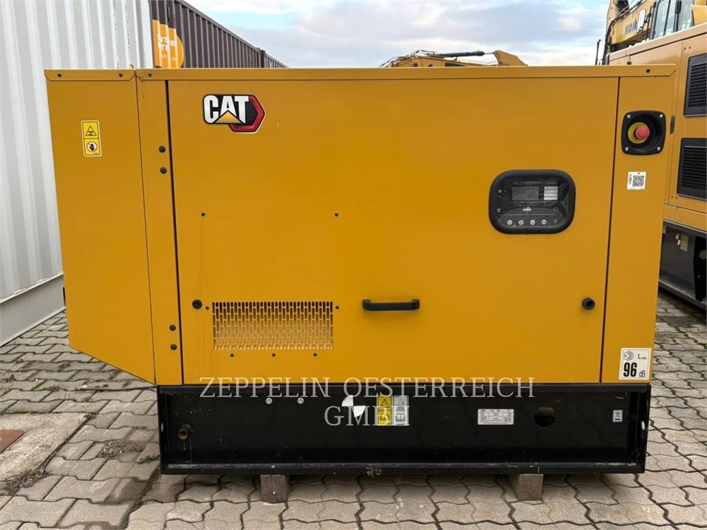 CAT DE13,5E3 B - Bộ phát điện: hình 1 CAT DE13,5E3 B - Bộ phát điện: hình 1