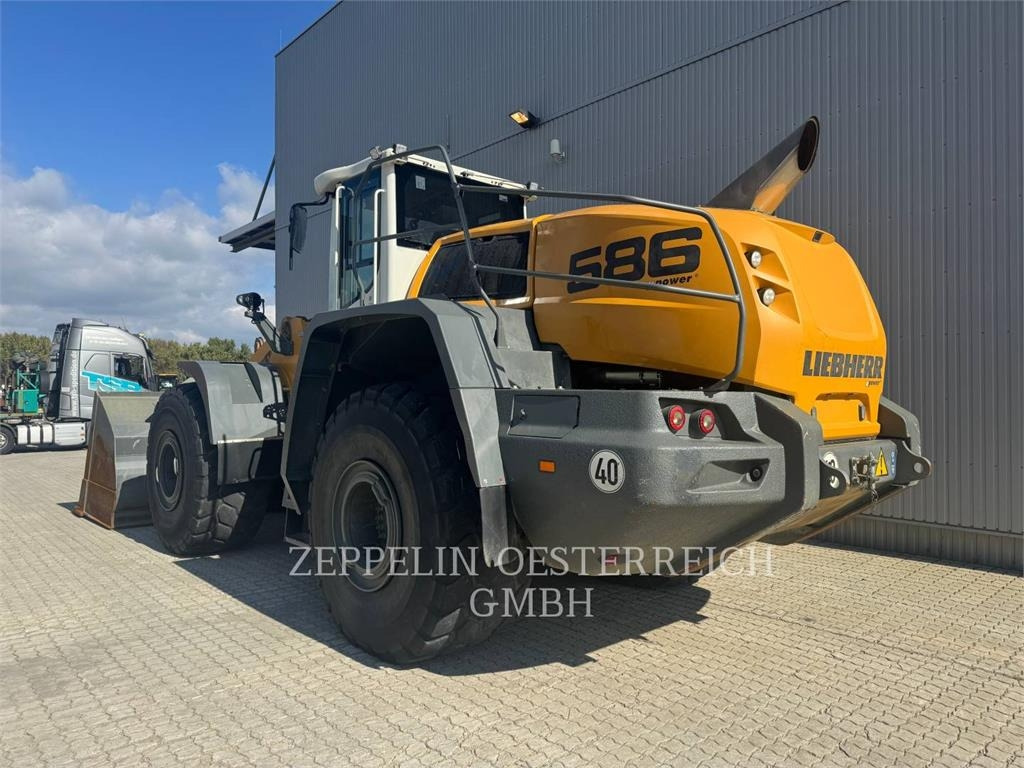 Liebherr L586 - Máy xúc lật bánh lốp: hình 4 Liebherr L586 - Máy xúc lật bánh lốp: hình 4