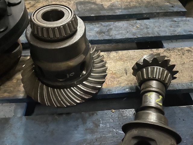 Bob Cat mechanizm róźnicowy Atak i talerz 14x32 - Bộ vi sai cho Máy móc xây dựng: hình 4 Bob Cat mechanizm róźnicowy Atak i talerz 14x32 - Bộ vi sai cho Máy móc xây dựng: hình 4