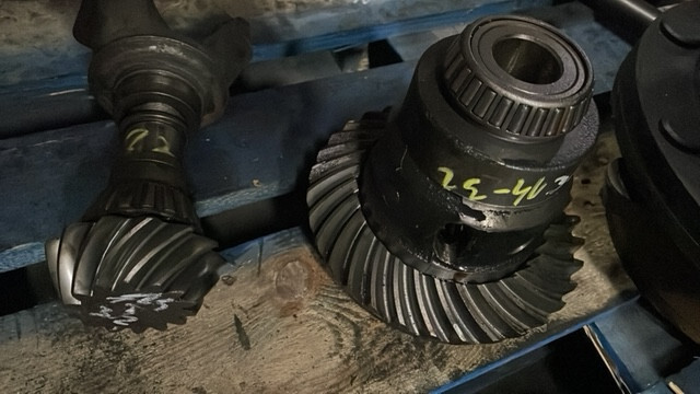 Bob Cat mechanizm róźnicowy Atak i talerz 14x32 - Bộ vi sai cho Máy móc xây dựng: hình 1 Bob Cat mechanizm róźnicowy Atak i talerz 14x32 - Bộ vi sai cho Máy móc xây dựng: hình 1