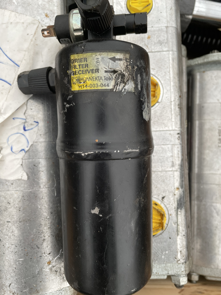 Claas Lexion - osuszacz klimatyzacji 0000695152 - Phụ tùng điều hòa cho Máy móc nông nghiệp: hình 1 Claas Lexion - osuszacz klimatyzacji 0000695152 - Phụ tùng điều hòa cho Máy móc nông nghiệp: hình 1