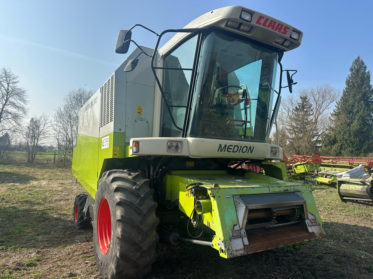 Claas Medion 310 z roku 2002. - Máy gặt đập: hình 3 Claas Medion 310 z roku 2002. - Máy gặt đập: hình 3