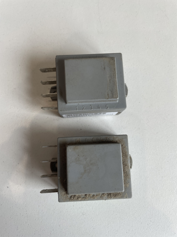 Claas Scorpion 7040 - moduł sterownik Sensamp2 V1.00 71039 0013024710 - ECU cho Thiết bị xử lý vật liệu: hình 3 Claas Scorpion 7040 - moduł sterownik Sensamp2 V1.00 71039 0013024710 - ECU cho Thiết bị xử lý vật liệu: hình 3
