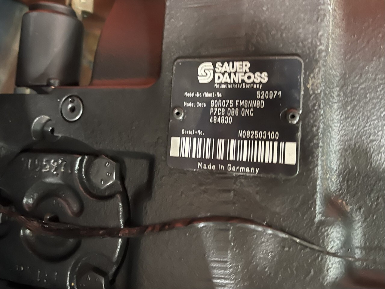 Danfos-pompa jazdy-hydrostat/pompa jazdy Merlo 40.7 - Bơm thủy lực cho Xe nhấc hình viễn vọng kính: hình 2 Danfos-pompa jazdy-hydrostat/pompa jazdy Merlo 40.7 - Bơm thủy lực cho Xe nhấc hình viễn vọng kính: hình 2