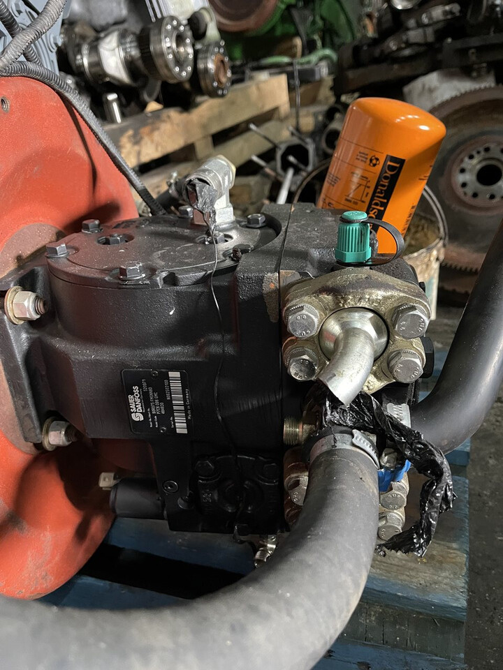 Danfos-pompa jazdy-hydrostat/pompa jazdy Merlo 40.7 - Bơm thủy lực cho Xe nhấc hình viễn vọng kính: hình 1 Danfos-pompa jazdy-hydrostat/pompa jazdy Merlo 40.7 - Bơm thủy lực cho Xe nhấc hình viễn vọng kính: hình 1