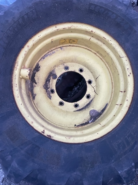 Felga 15x24 john deere 3200 , 3215 , 3220, 3400 , 3415 , 3420 - Vành cho Máy móc nông nghiệp: hình 1 Felga 15x24 john deere 3200 , 3215 , 3220, 3400 , 3415 , 3420 - Vành cho Máy móc nông nghiệp: hình 1