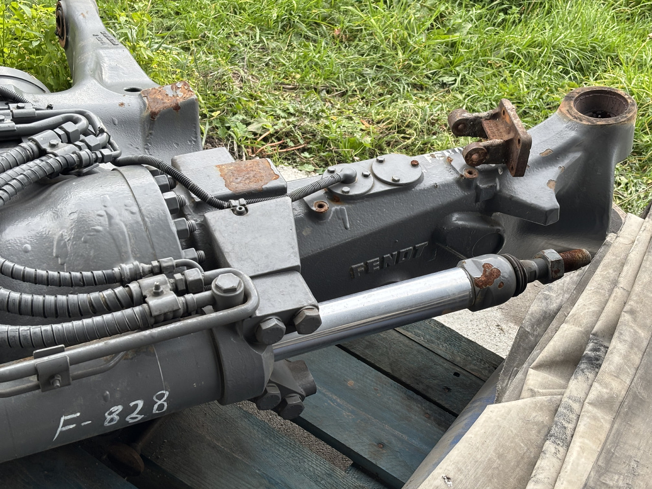 Fendt 828 Obudowa Łączona Osi 755/137 F835300020260 F835300020250 - Trục và các bộ phận cho Máy móc nông nghiệp: hình 2 Fendt 828 Obudowa Łączona Osi 755/137 F835300020260 F835300020250 - Trục và các bộ phận cho Máy móc nông nghiệp: hình 2