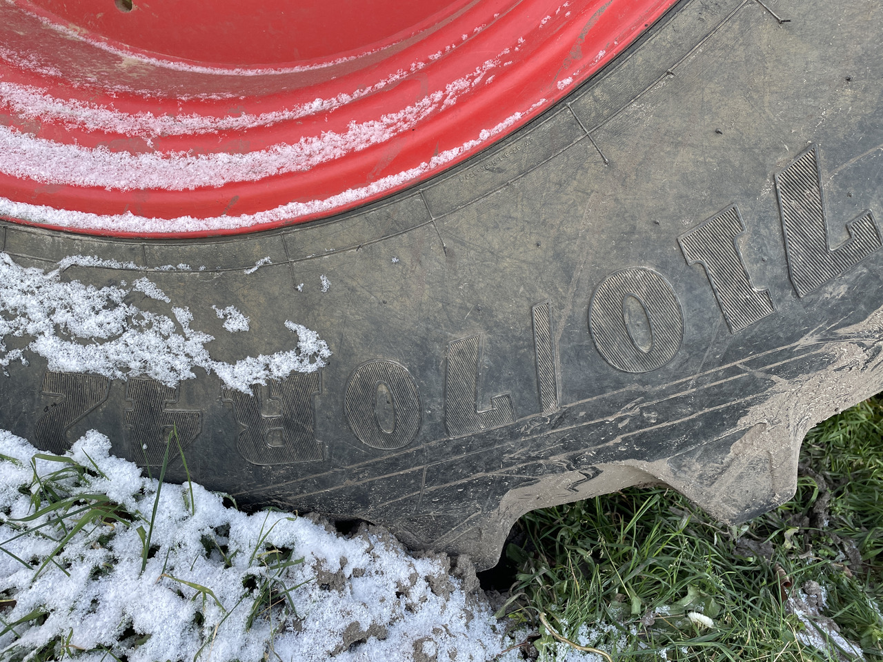 Fendt 828 Vario - opona 710/70R42 710/70/42 - Bánh xe cho Máy móc nông nghiệp: hình 1 Fendt 828 Vario - opona 710/70R42 710/70/42 - Bánh xe cho Máy móc nông nghiệp: hình 1