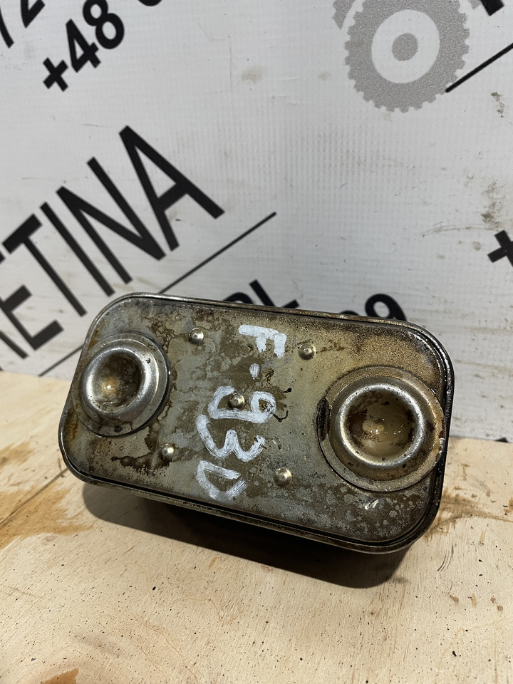 Fendt 930 MAN D0836 - chłodnica oleju F824200310270 51.05601-0084 - Bộ làm mát dầu cho Máy móc xây dựng: hình 3 Fendt 930 MAN D0836 - chłodnica oleju F824200310270 51.05601-0084 - Bộ làm mát dầu cho Máy móc xây dựng: hình 3