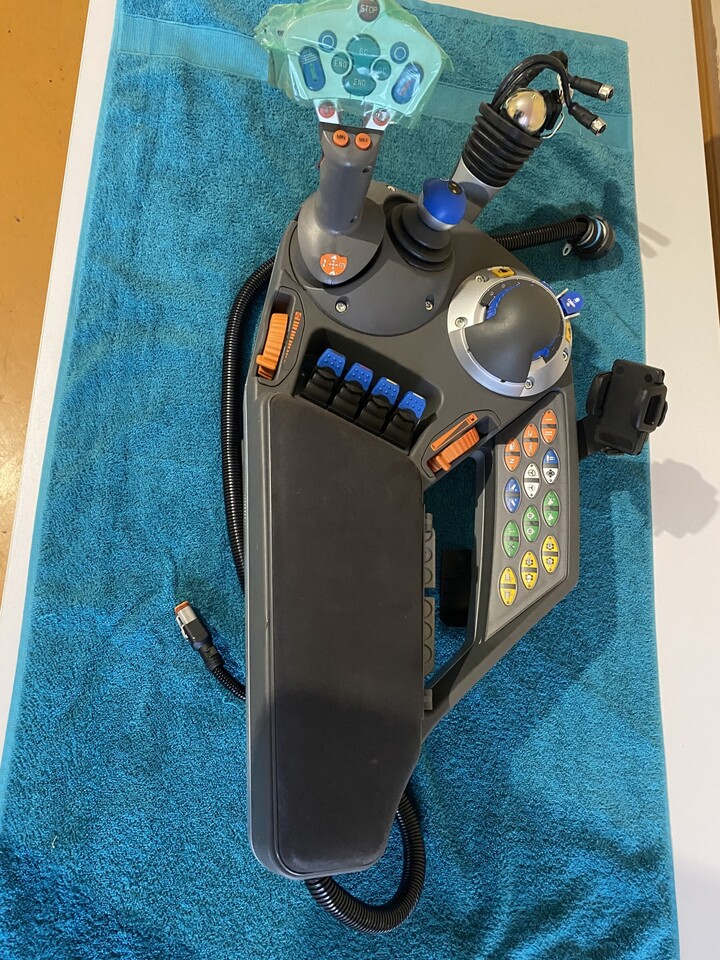 G835.970.160.025 Fendt - Joystick - Konsola - Podłokietnik - Cabin và nội thất cho Máy móc nông nghiệp: hình 1 G835.970.160.025 Fendt - Joystick - Konsola - Podłokietnik - Cabin và nội thất cho Máy móc nông nghiệp: hình 1