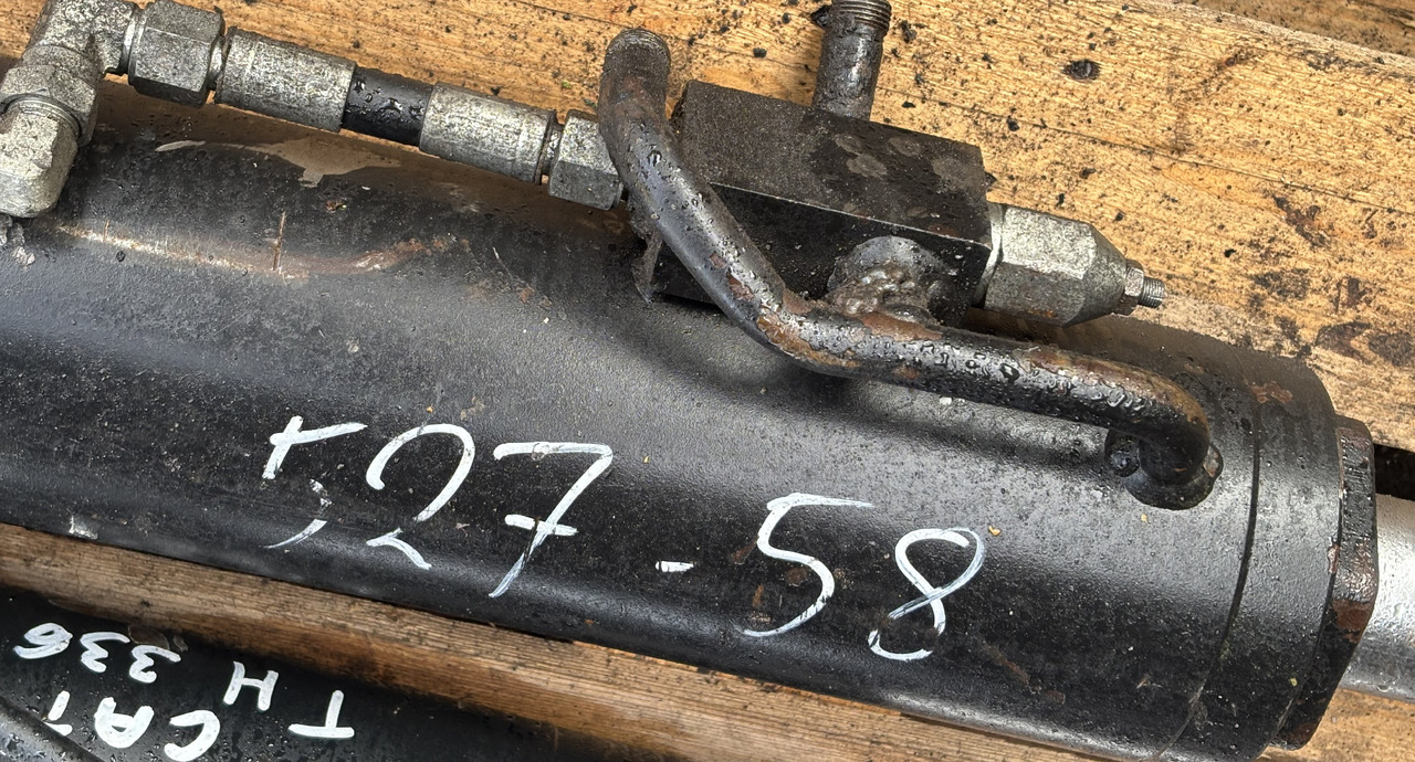 JCB 527-58 52758 527 58 Siłownik Wychyłu Łyżki - Xi lanh thủy lực cho Xe nhấc hình viễn vọng kính: hình 3 JCB 527-58 52758 527 58 Siłownik Wychyłu Łyżki - Xi lanh thủy lực cho Xe nhấc hình viễn vọng kính: hình 3