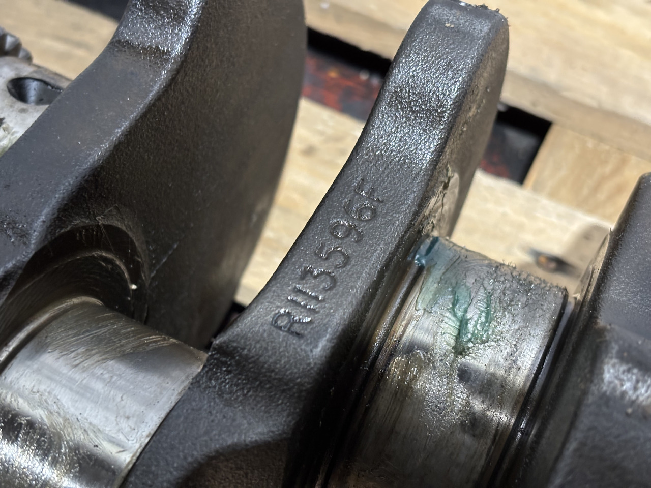 John Deere 5000 6000 Wał Korbowy R113596 R120631 RE504638 RE50618 - Trục khuỷu cho Máy móc nông nghiệp: hình 1 John Deere 5000 6000 Wał Korbowy R113596 R120631 RE504638 RE50618 - Trục khuỷu cho Máy móc nông nghiệp: hình 1