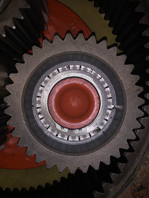 John Deere 6100 | 6200 | 6300 | 6400 | 6500 | 6505 - Zwolnica - Obudowa - Półoś - Truyền động cho Máy móc nông nghiệp: hình 1 John Deere 6100 | 6200 | 6300 | 6400 | 6500 | 6505 - Zwolnica - Obudowa - Półoś - Truyền động cho Máy móc nông nghiệp: hình 1