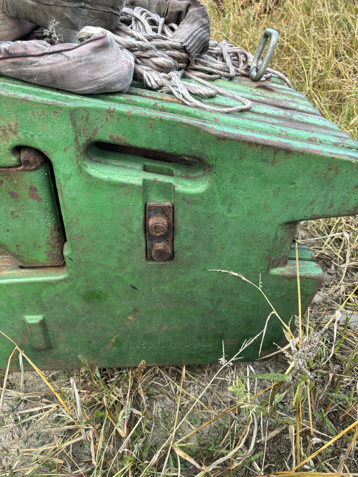 John Deere 6xxx - obciążnik walizkowy balast 50kg L38451 L225318 - Xe golf: hình 1 John Deere 6xxx - obciążnik walizkowy balast 50kg L38451 L225318 - Xe golf: hình 1